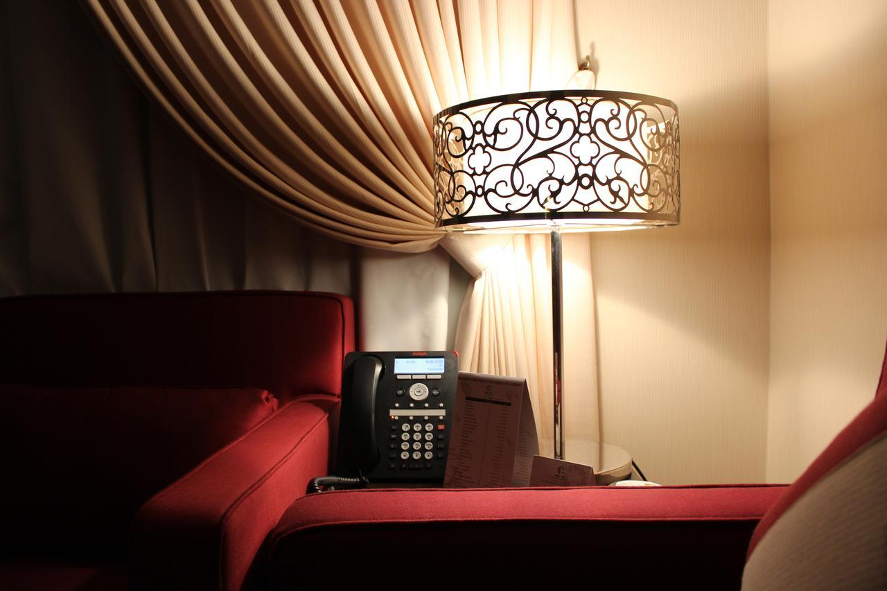 Home Inn Hotel Suites 알크호바르 외부 사진